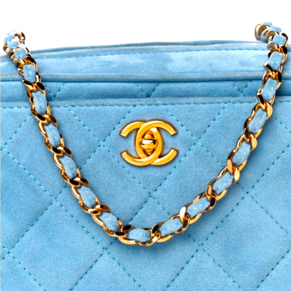 RARE AUTH CHANEL BABY BLUE SUEDE QUILTED CAMERA BAG GOLD CHAIN EUC +CARD & CERT - Picture 3 of 10